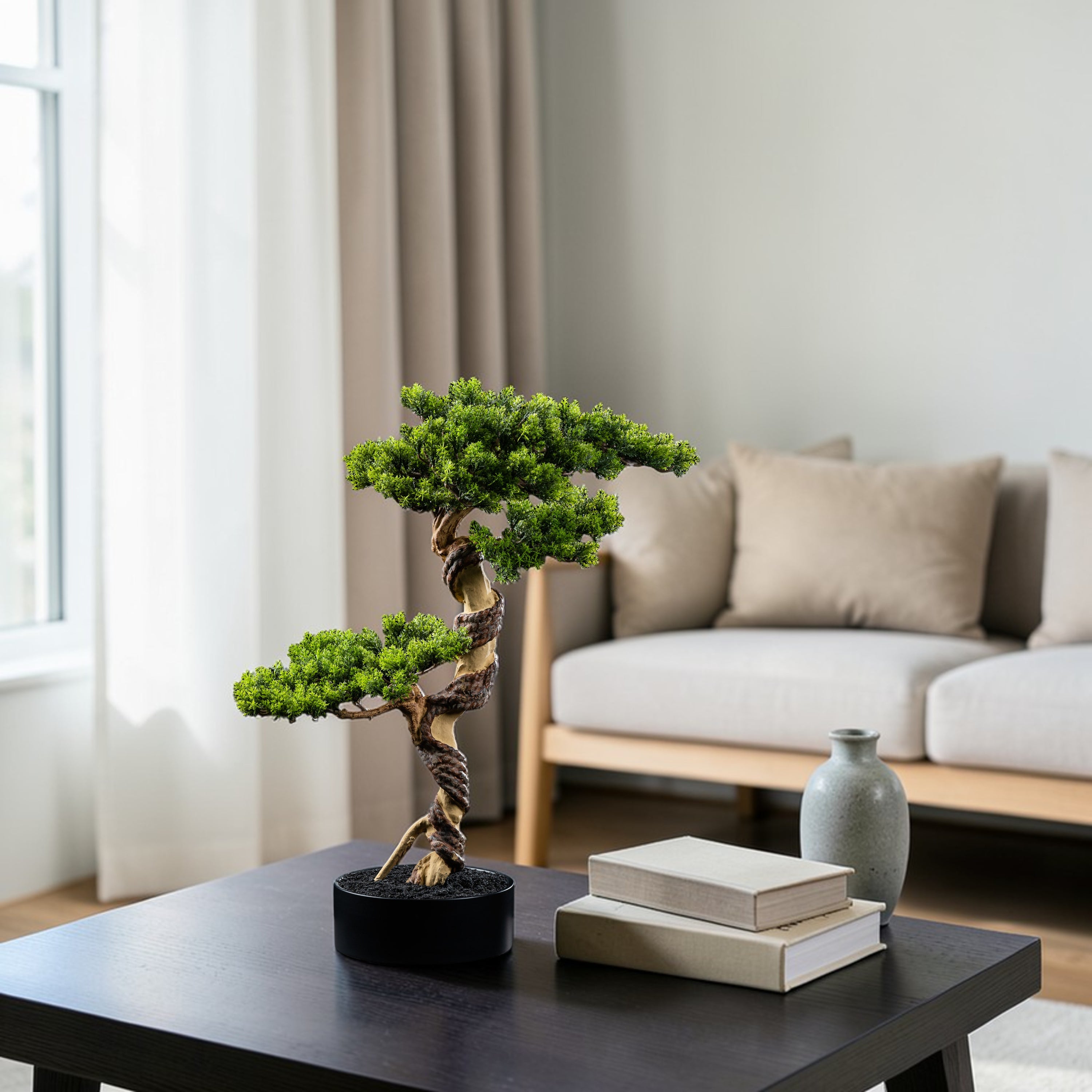 Bonsaï artificiel Thuya 70 cm en mise en scène salon — décoration intérieure réaliste