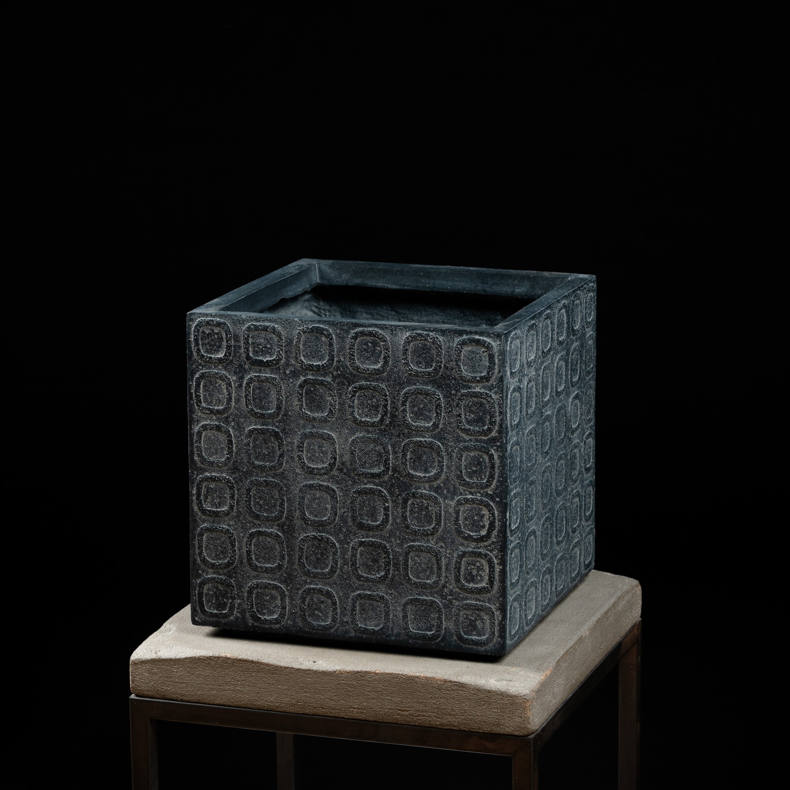 Cache-pot décoratif Bac Carré Minéral 40 cm — visuel produit, sans entretien pour intérieur