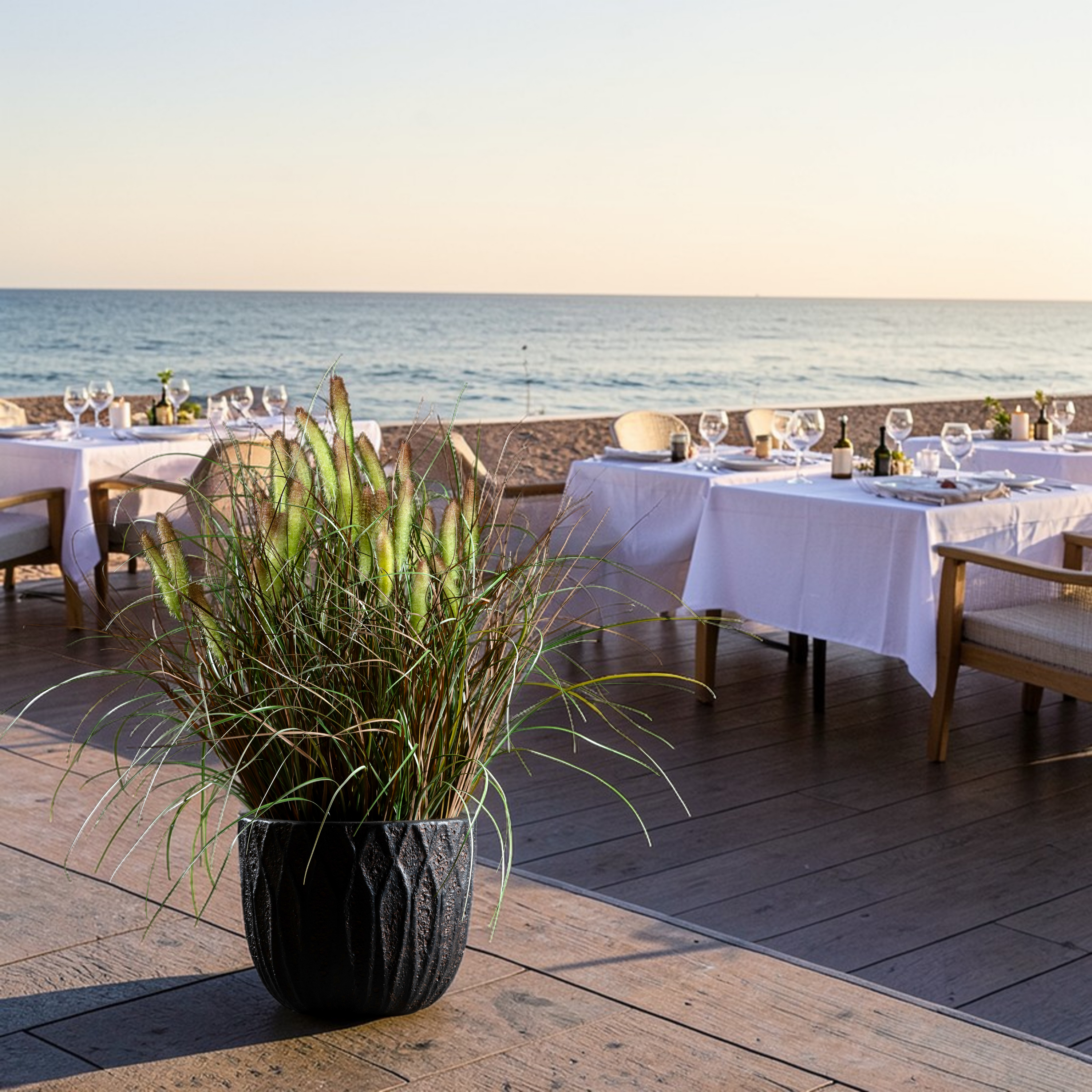 Graminée Pennisetum en mise en scène — graminée artificielle ambiance déco bord de mer