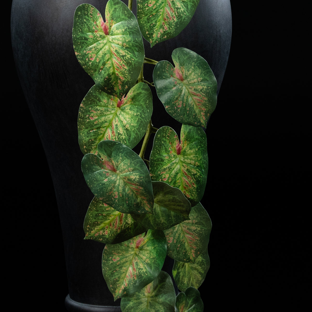Guirlande végétale artificielle Caladium 119 cm Galan GA — détail feuillage réaliste, sans entretien