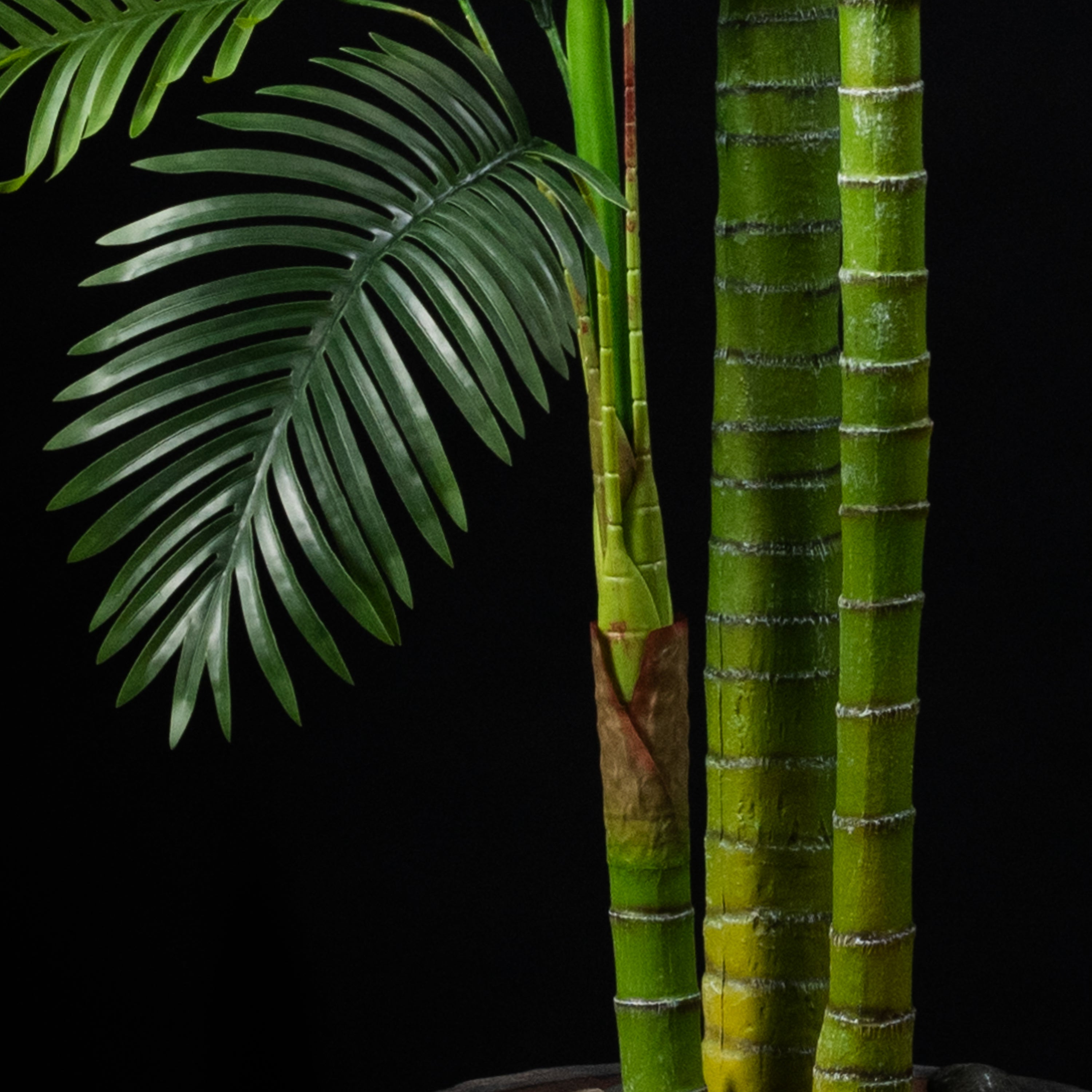 Palmier artificiel Adonidia Merrillii 210 cm — détail feuillage réaliste, sans entretien