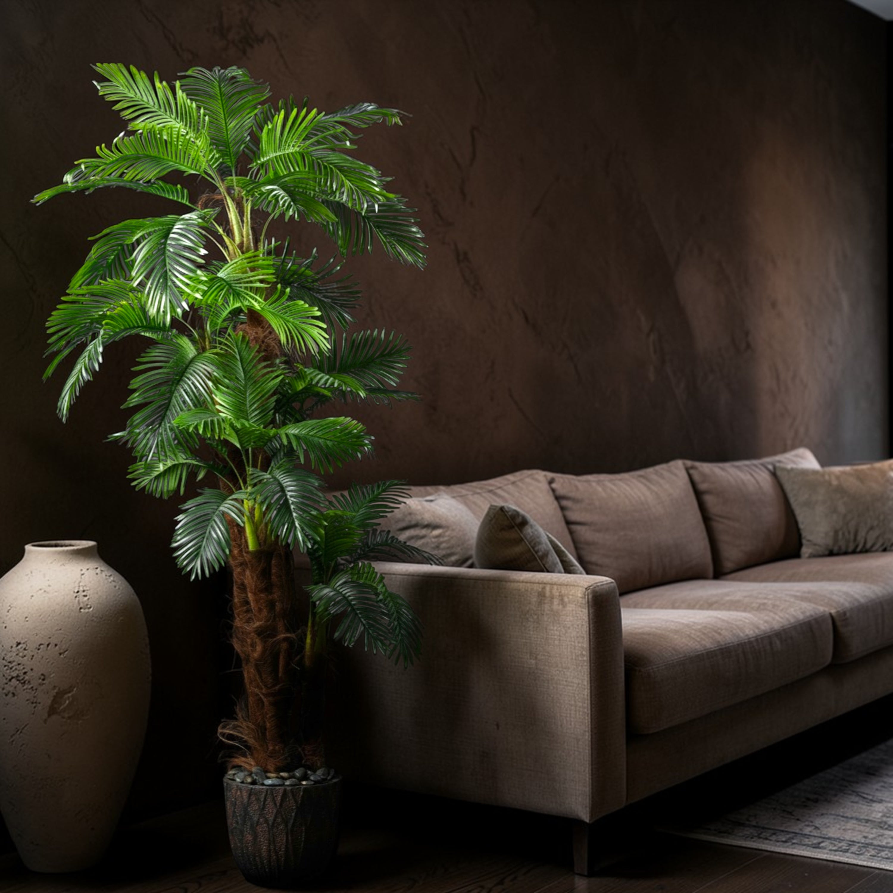 Palmier artificiel Coco 4 troncs 240 cm en mise en scène salon — décoration intérieure réaliste