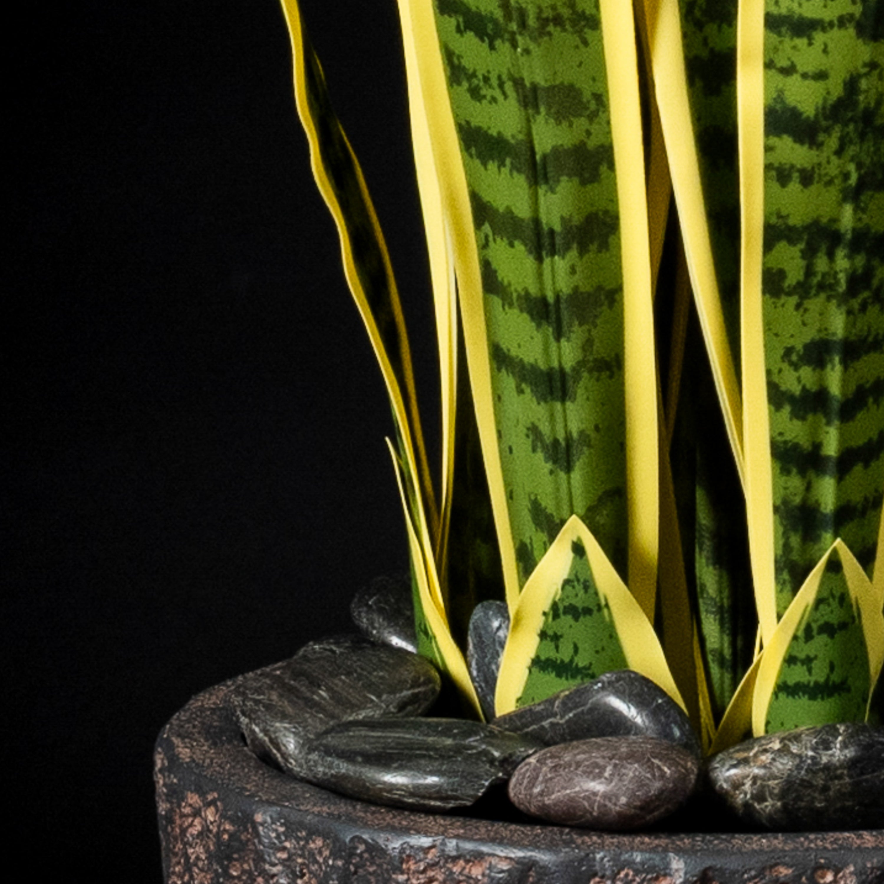 Plante artificielle Sanseveria 120 cm — gros plan, qualité premium réaliste