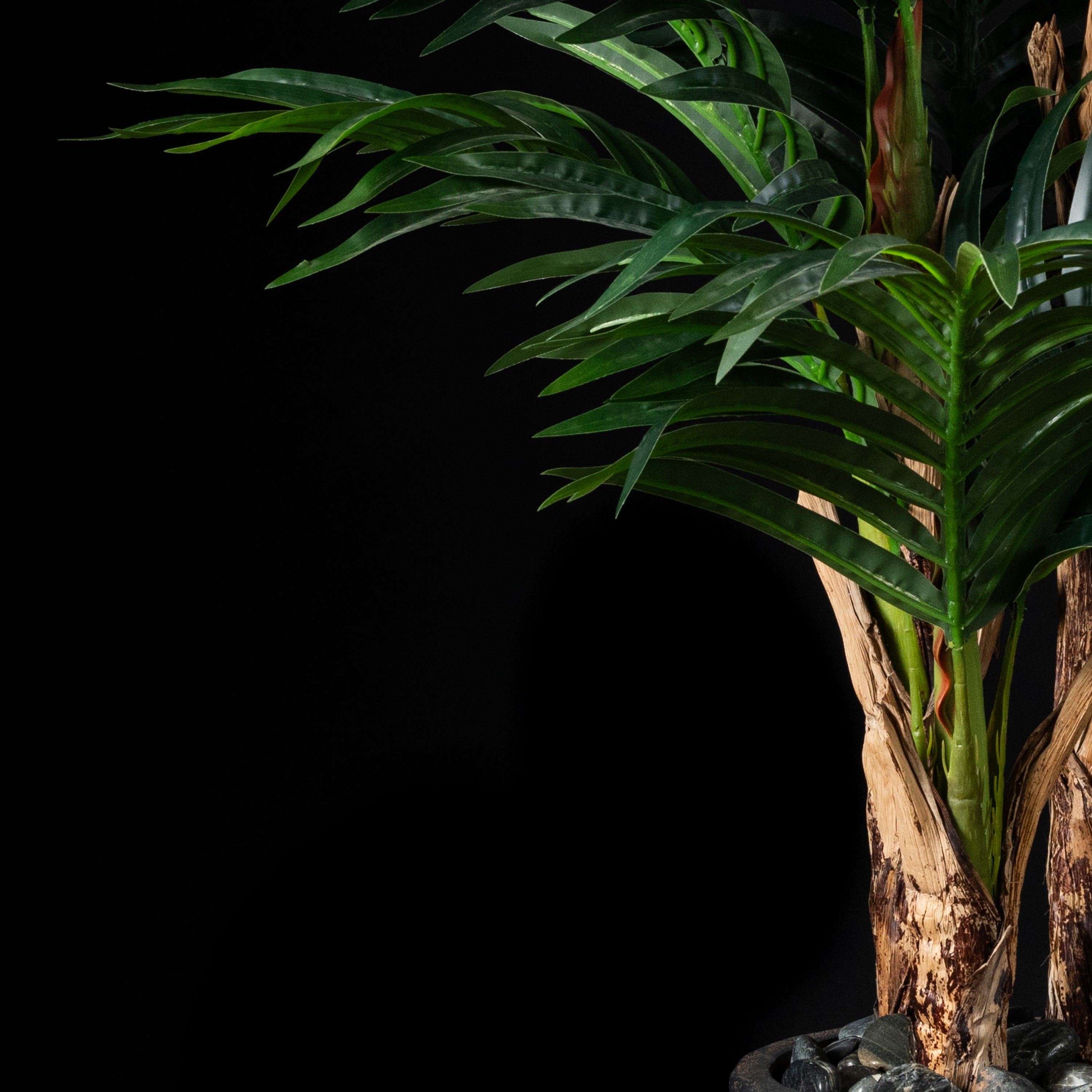 Palmier artificiel Areca Concinna 140 cm — détail feuillage réaliste, sans entretien