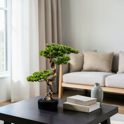 Bonsaï artificiel Thuya 70 cm en mise en scène salon — décoration intérieure réaliste