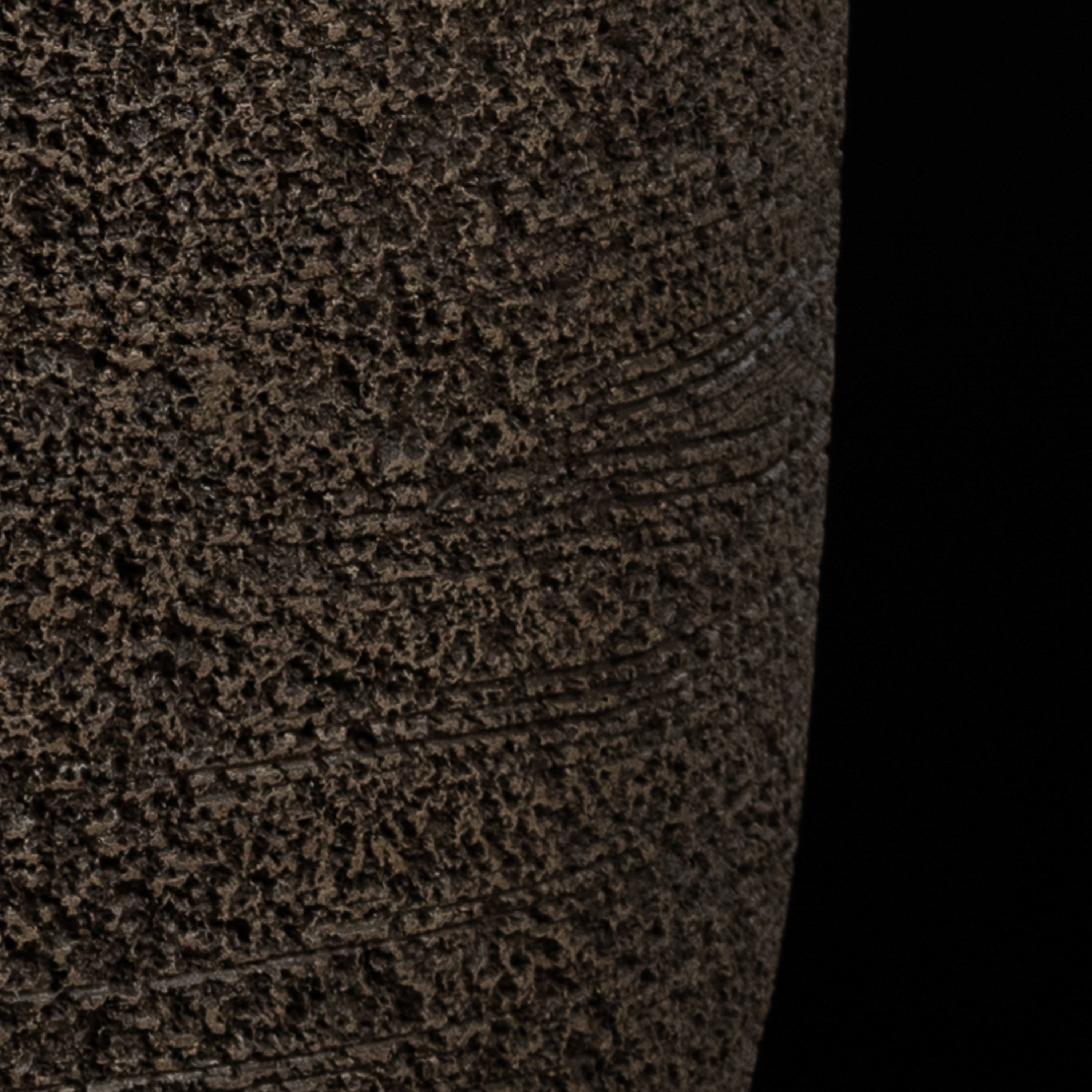 Cache-pot décoratif Quartz 28 cm — détail feuillage réaliste, design contemporain