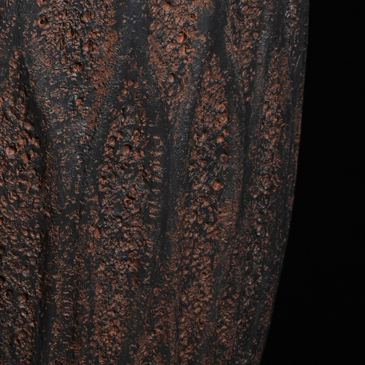 Cache-pot décoratif Vase Antique 52 cm — détail feuillage réaliste, design contemporain