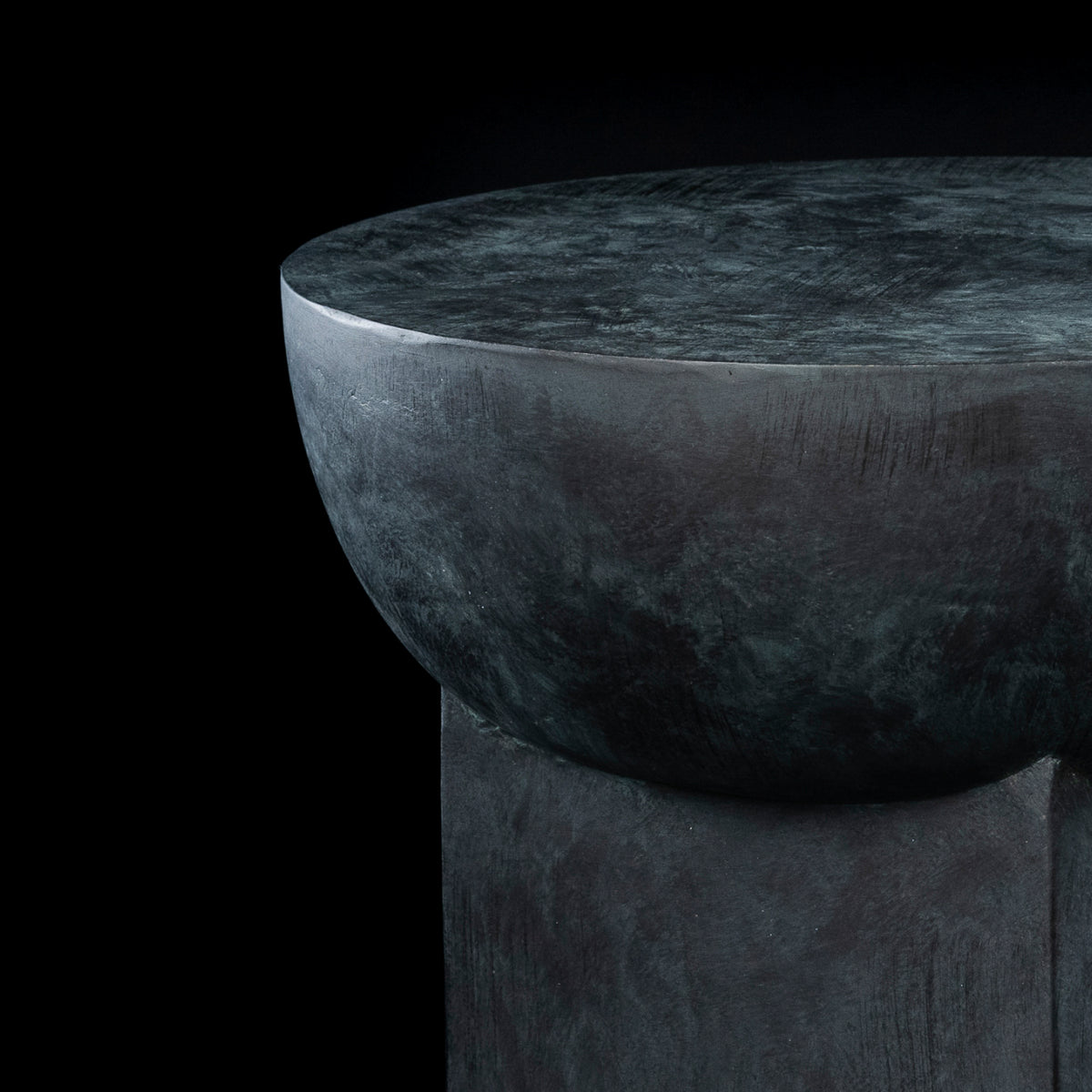 Console Design — vue de face, détail finition et matière du console design contemporaine réaliste