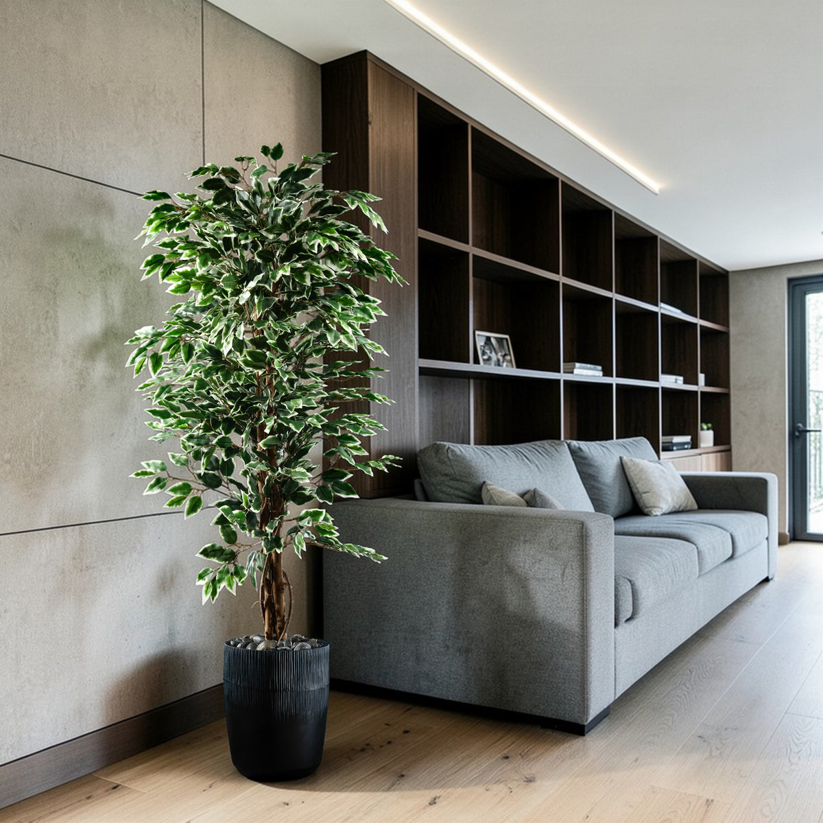 Plante artificielle Ficus Benjamina 150 cm en mise en scène salon — décoration intérieure réaliste