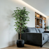 Plante artificielle Ficus Benjamina 180 cm en mise en scène salon — décoration intérieure réaliste