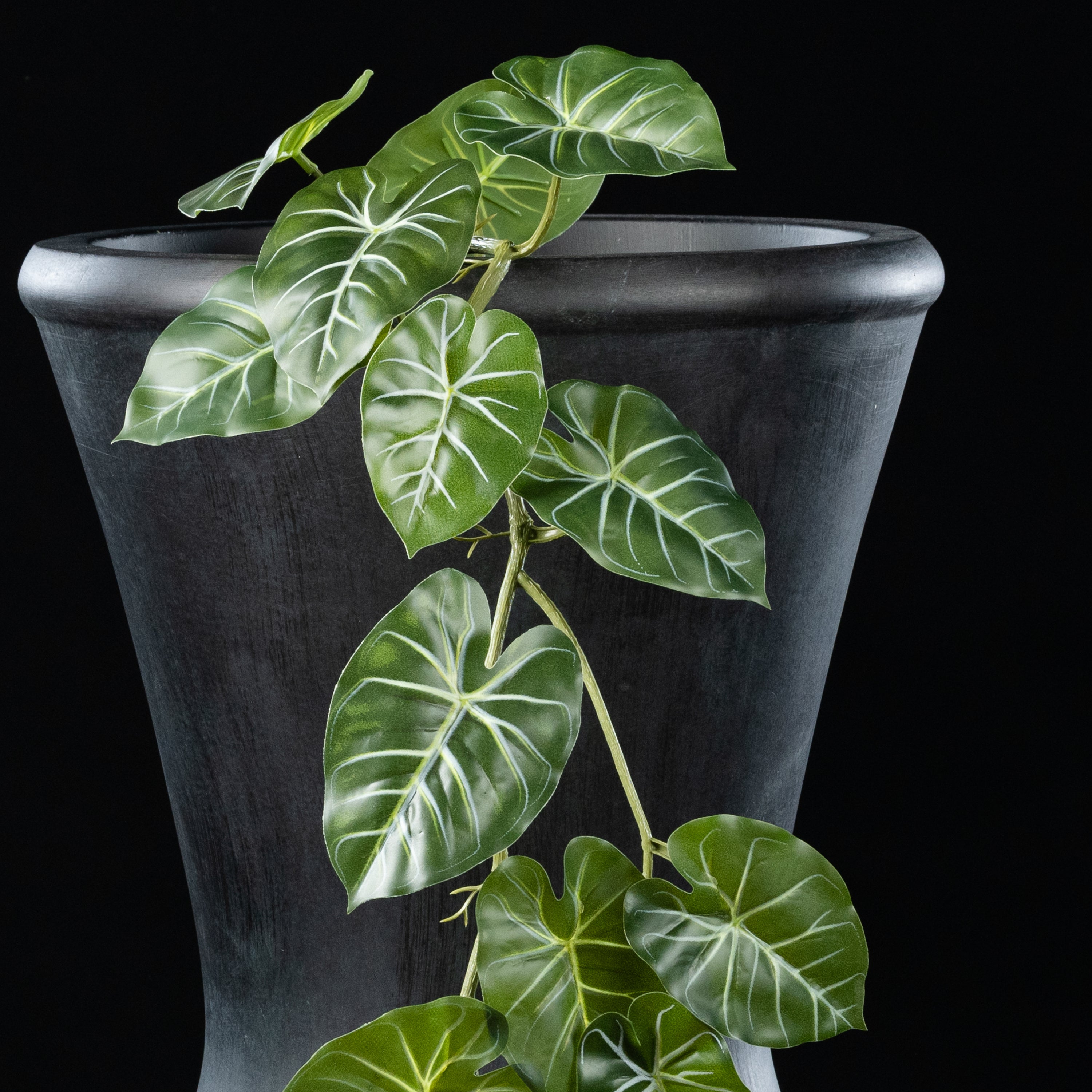 Guirlande végétale artificielle Alocasia 119 cm Galan GA — détail feuillage réaliste, sans entretien