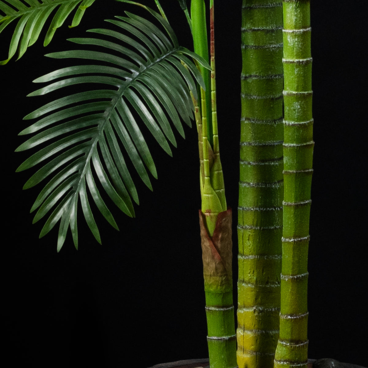 Palmier artificiel Adonidia Merrillii 210 cm — détail feuillage réaliste, sans entretien