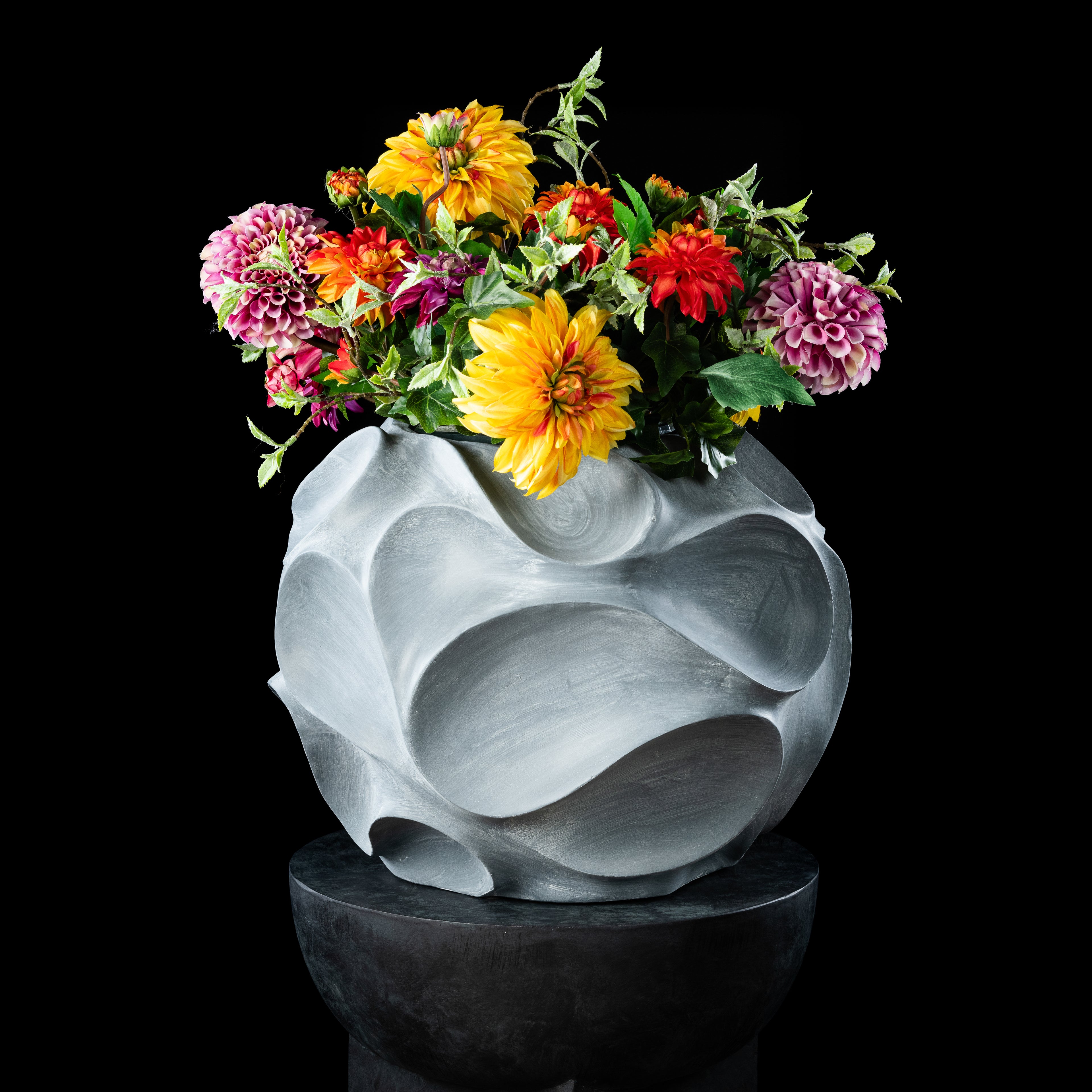 Vase Boule Design — vue de face, détail forme et finition du vase design réaliste
