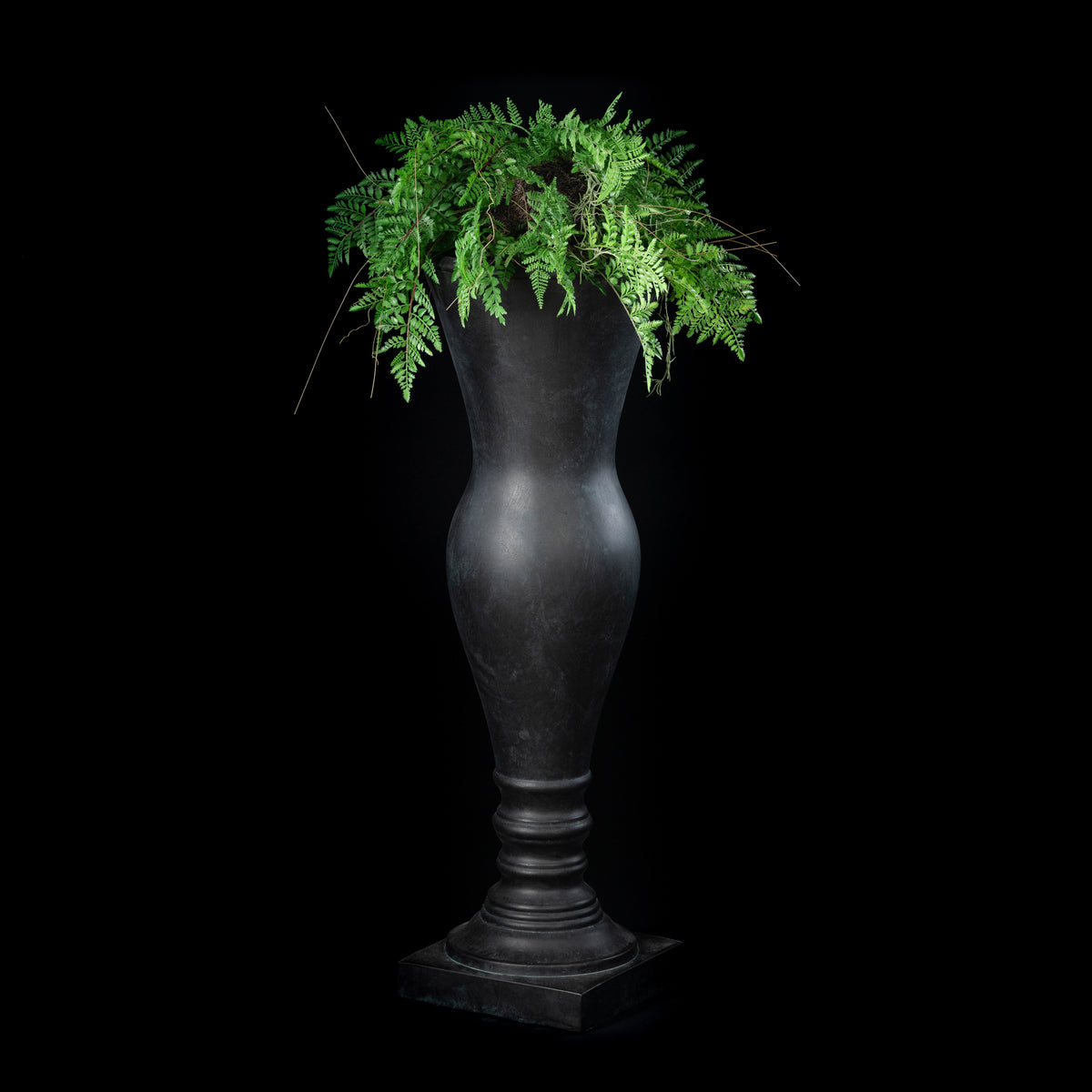Vase Design — vue de face, détail forme et finition du vase design réaliste