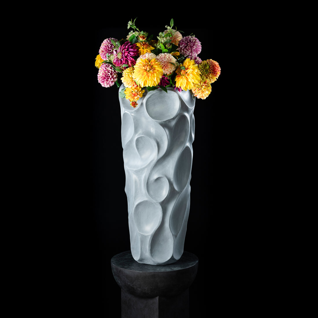 Vase Design — vue de face, détail forme et finition du vase design réaliste